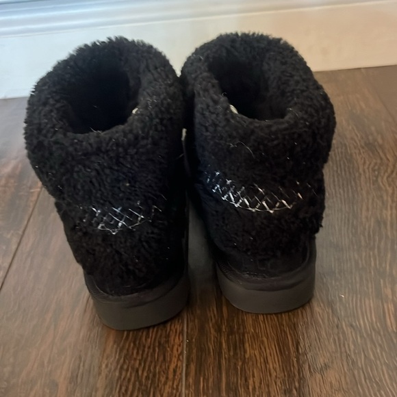 NWT UGG Mini Braided Boots! - Picture 5 of 7